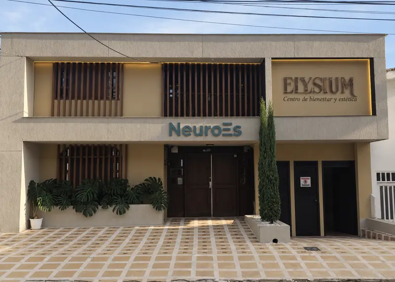 Fachada del consultorio de neuropsicología en el barrio Maraya, Pereira (sede NeuroEs)